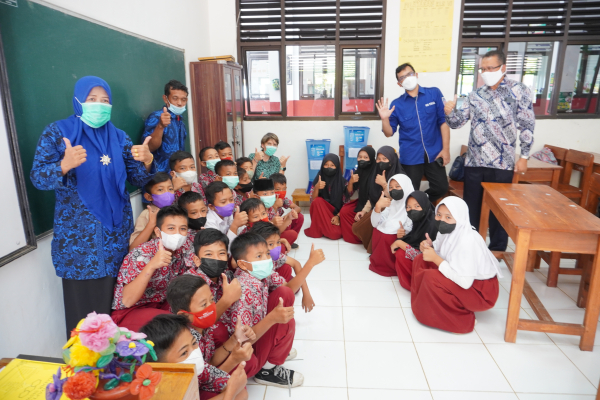 Nazava dan Danone-Aqua dalam Program Sekolah