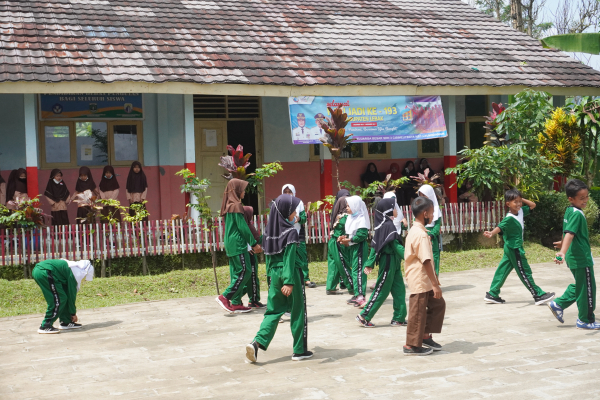 SDN 3 Cisimeut Raya