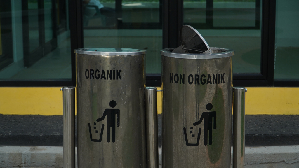 Sampah organik dan Sampah Anorganik